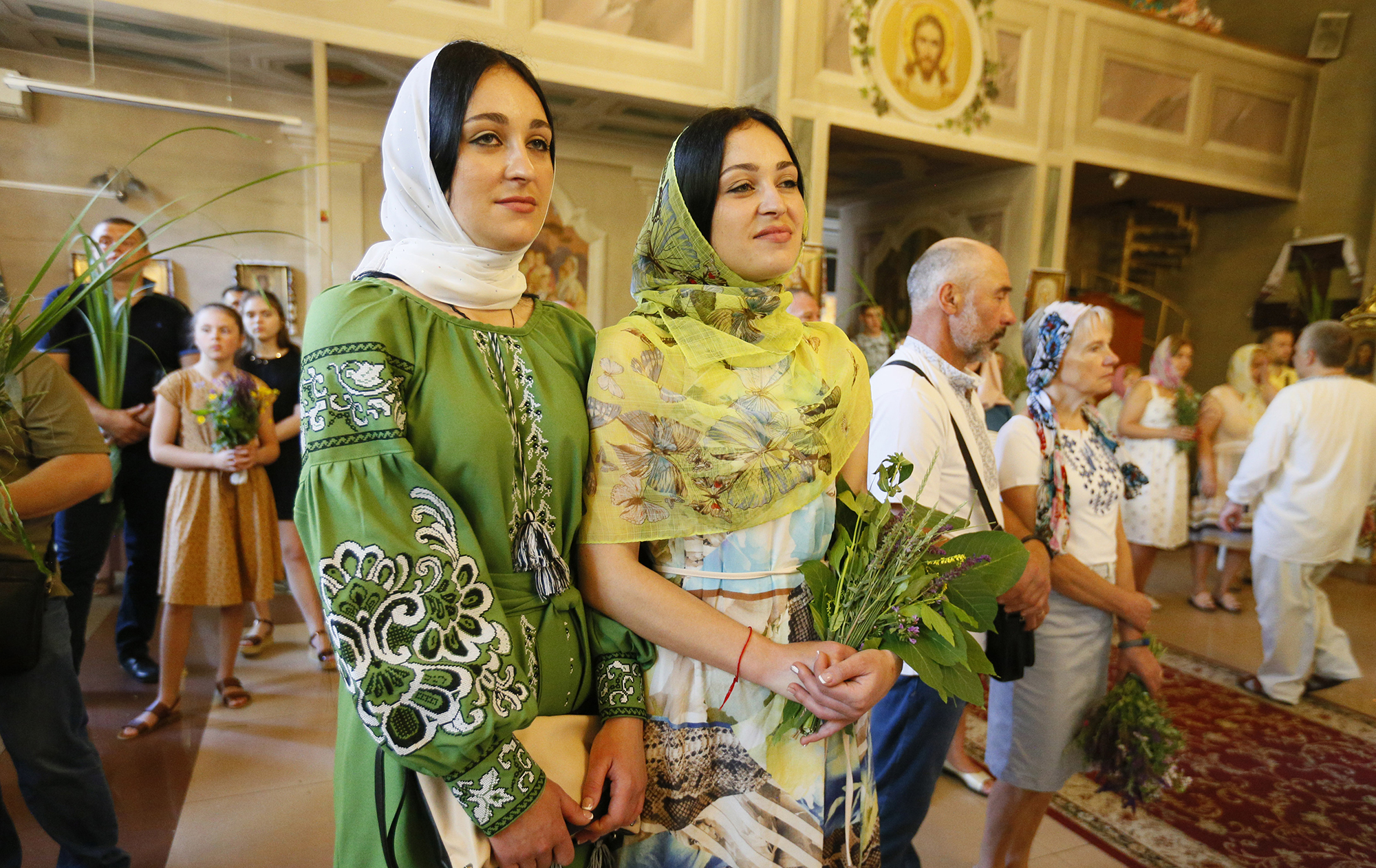 Трійця 2025: які рослини принесуть щастя у дім на Зелені свята